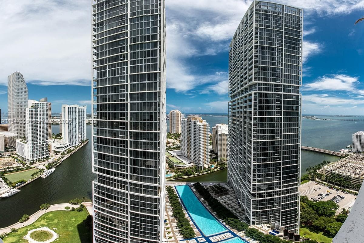 495 Brickell Ave # 1801, Miami FL 33131 — 19