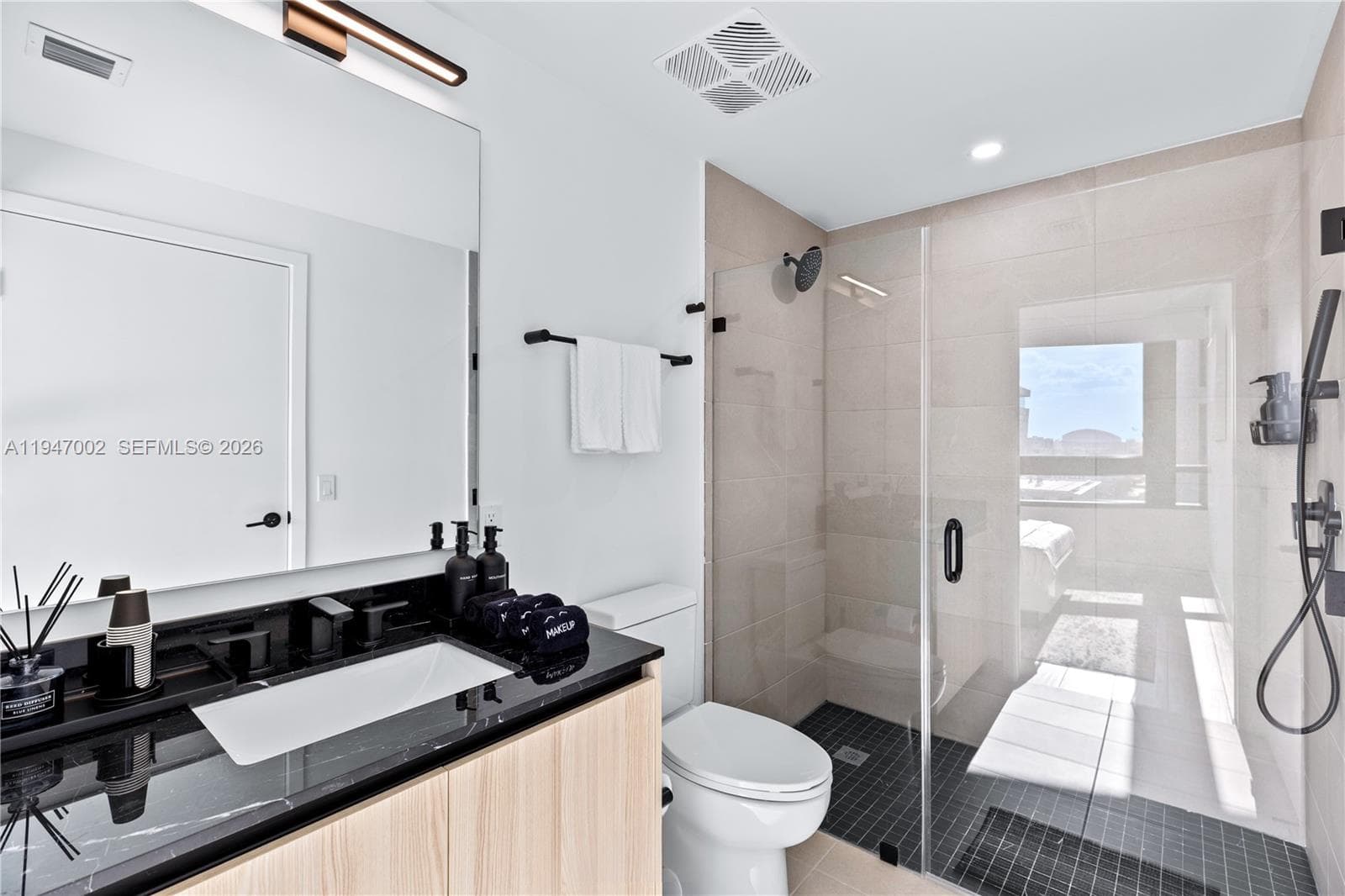 225 N Miami Ave # 1102, Miami FL 33128 — 17