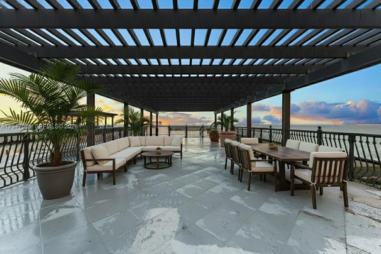5225 Collins Ave, Miami Beach FL 33140 — 27