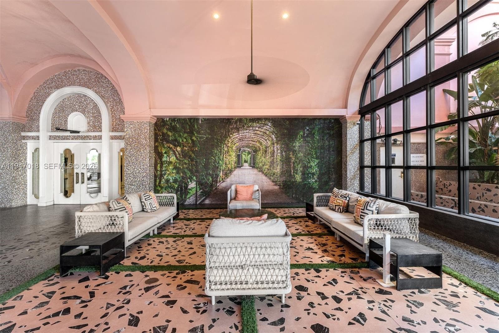 5225 Collins Ave, Miami Beach FL 33140 — 47