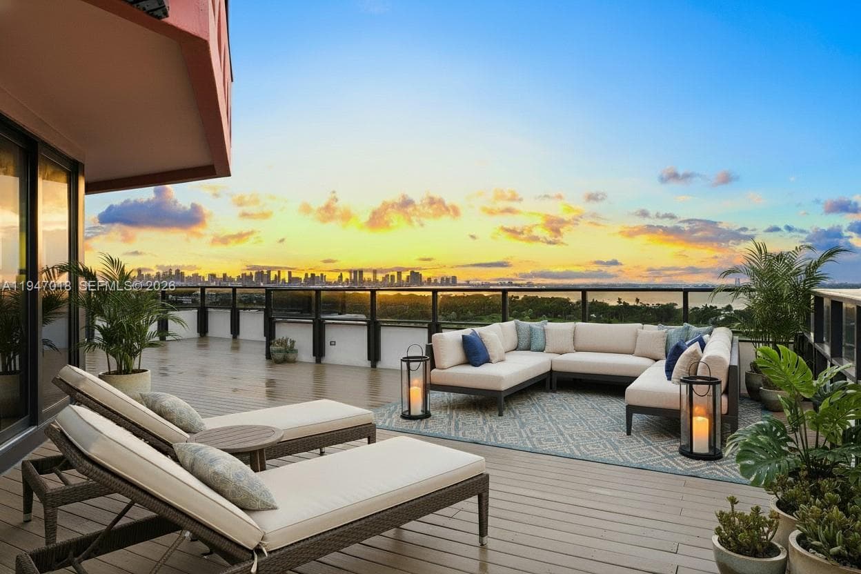 5225 Collins Ave, Miami Beach FL 33140 — 1