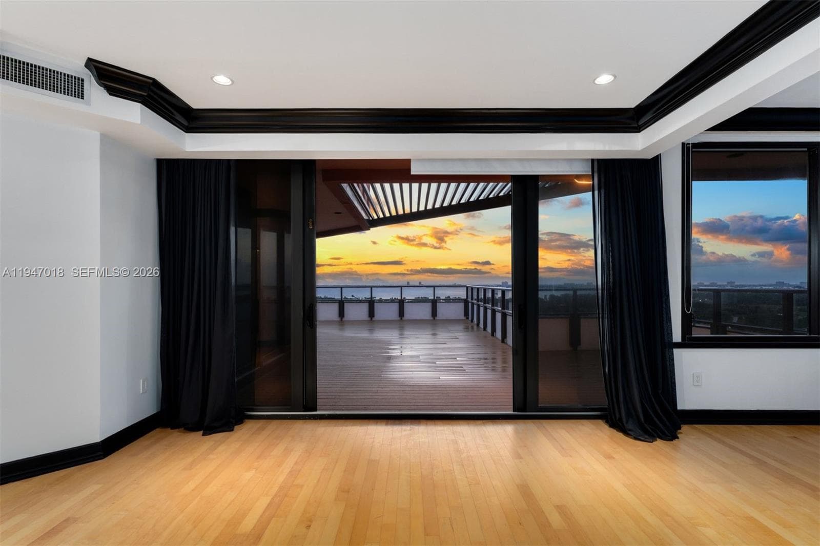 5225 Collins Ave, Miami Beach FL 33140 — 38