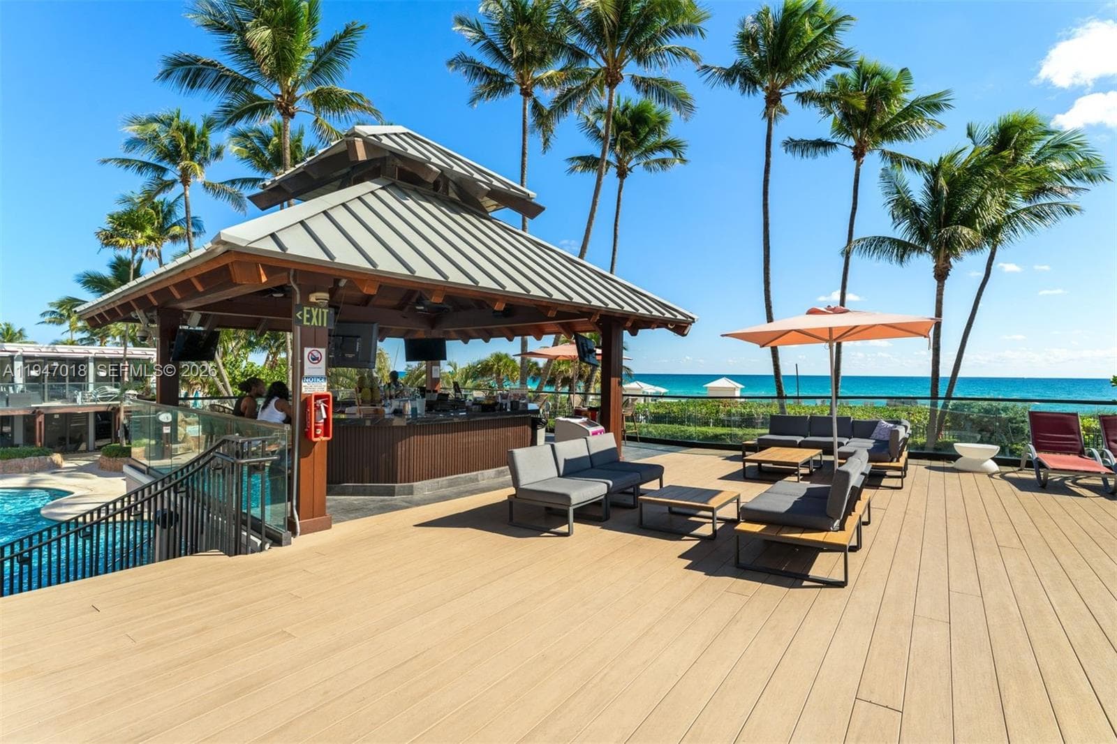 5225 Collins Ave, Miami Beach FL 33140 — 54