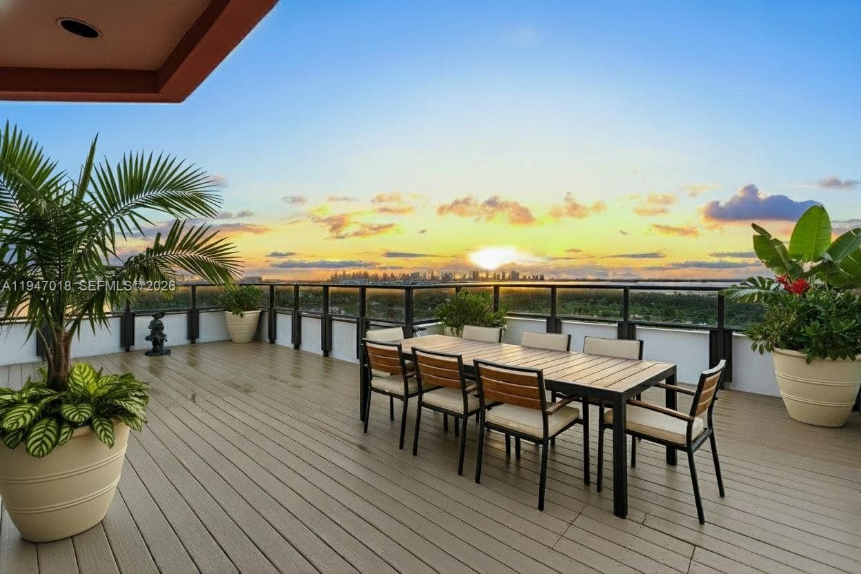 5225 Collins Ave, Miami Beach FL 33140 — 31