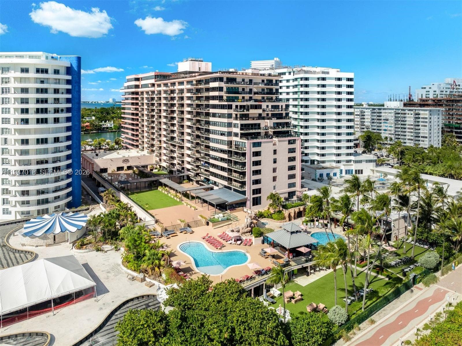 5225 Collins Ave, Miami Beach FL 33140 — 60