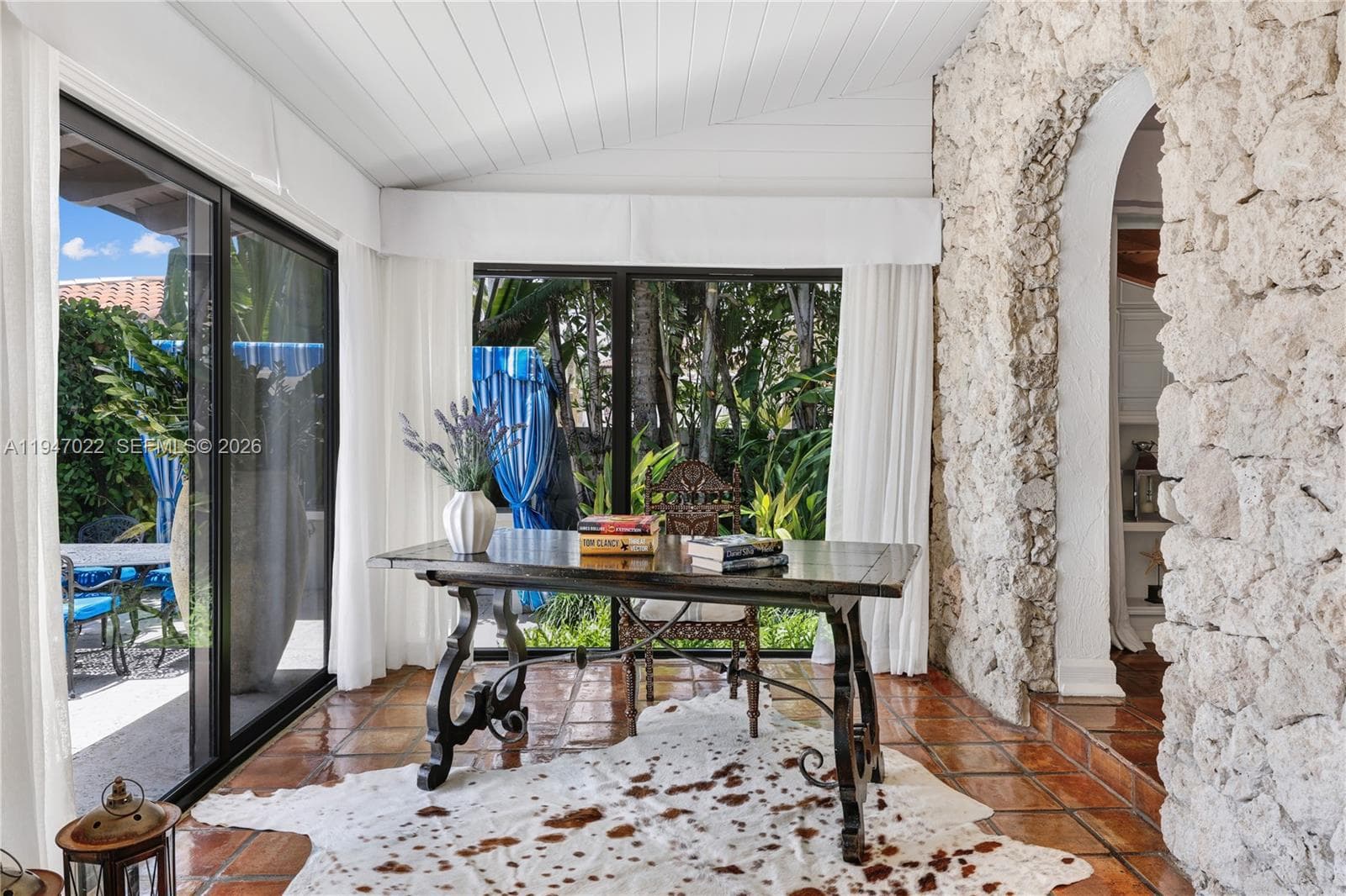 56 S Hibiscus Dr, Miami Beach FL 33139 — 18