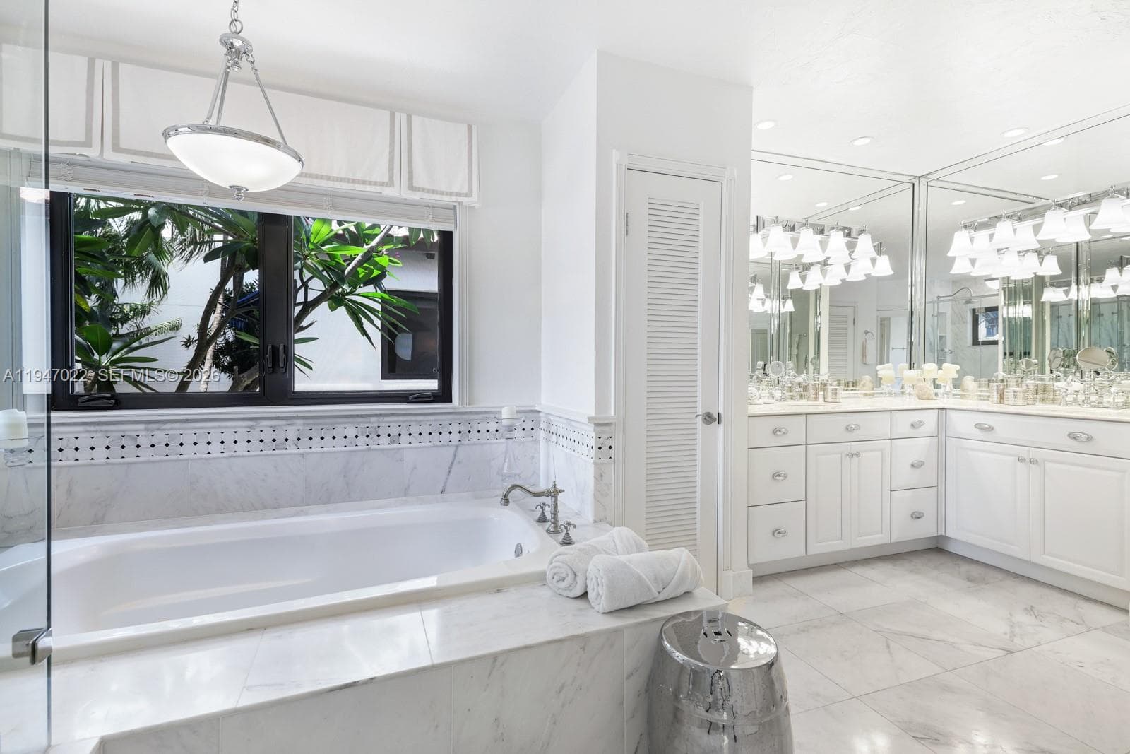 56 S Hibiscus Dr, Miami Beach FL 33139 — 25