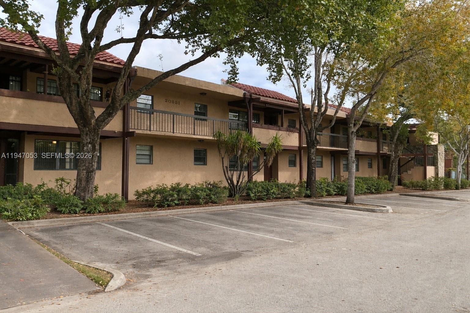 20851 San Simeon Way # 202, Miami FL 33179 — 1