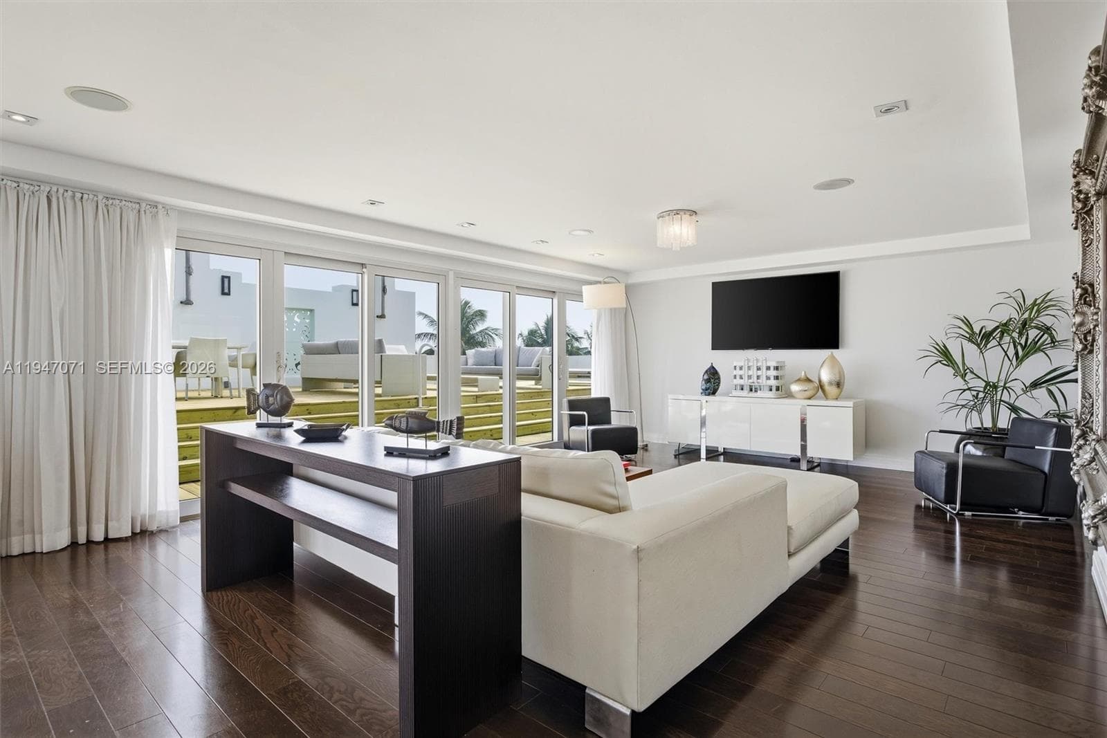 1250 Ocean Dr, Miami Beach FL 33139 — 9