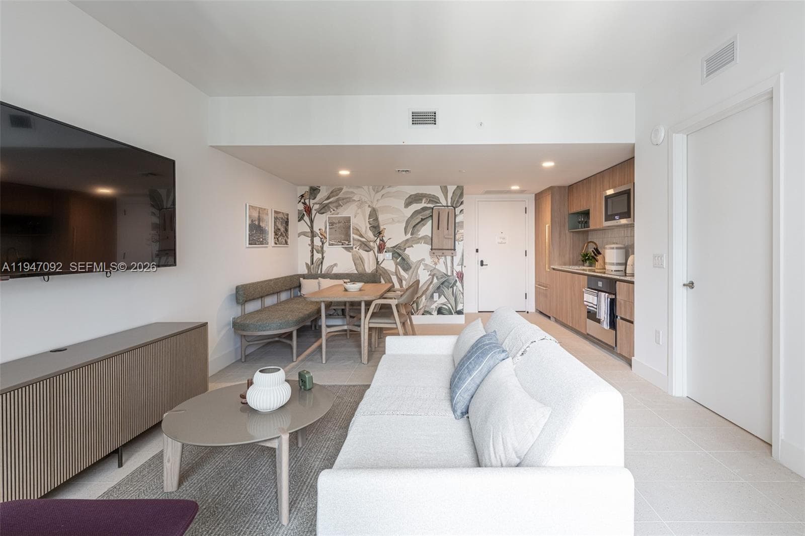 601 NE 1st ave # 3109, Miami FL 33132 — 12
