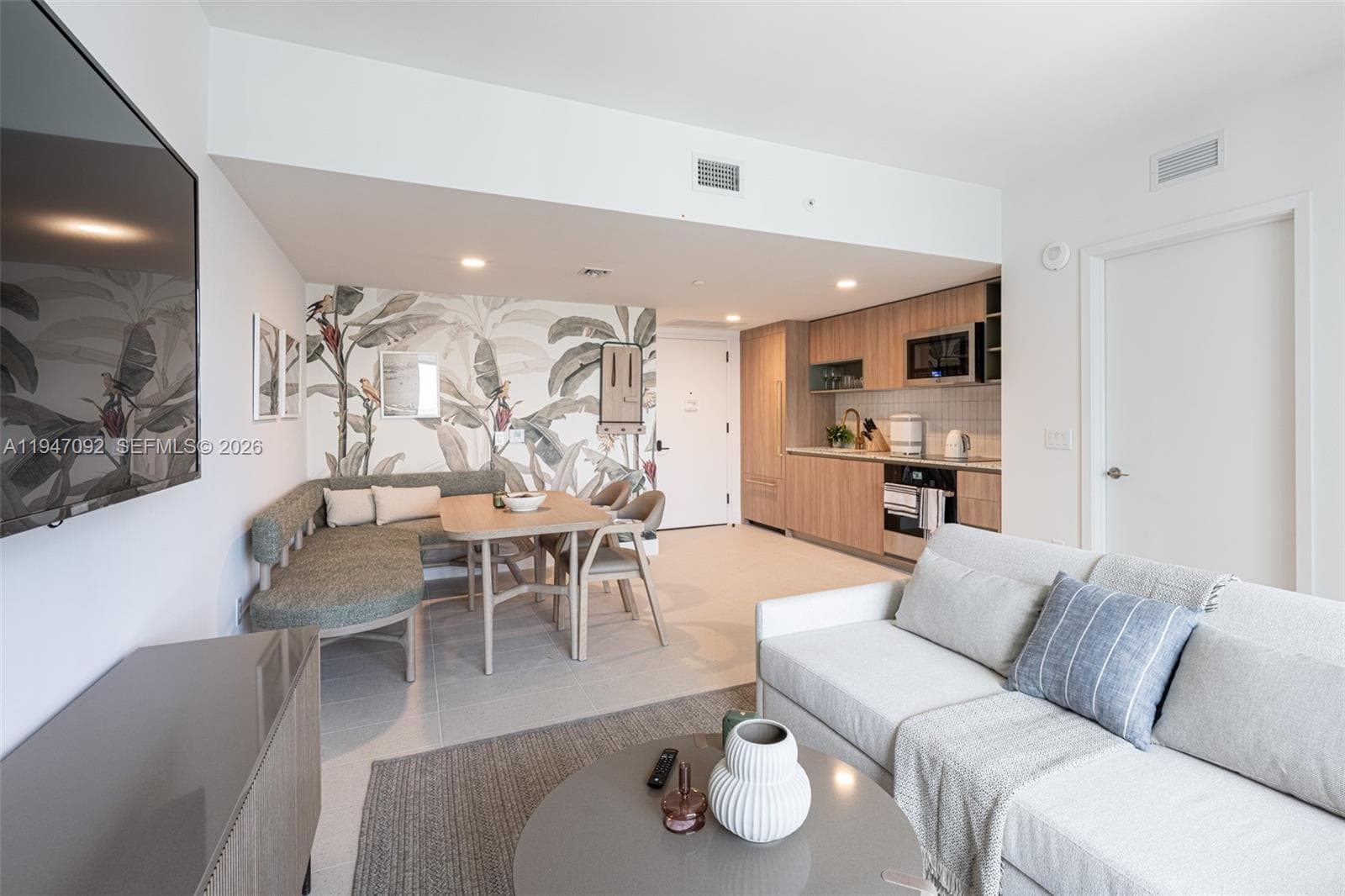 601 NE 1st ave # 3109, Miami FL 33132 — 11