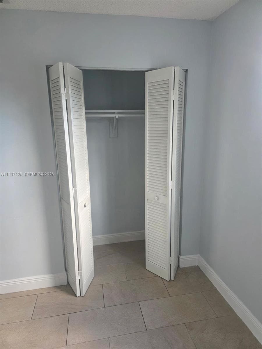 1575 NW 1st ST # 3, Miami FL 33125 — 6