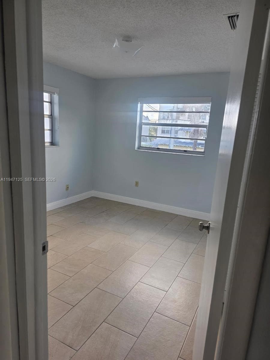 1575 NW 1st ST # 3, Miami FL 33125 — 4
