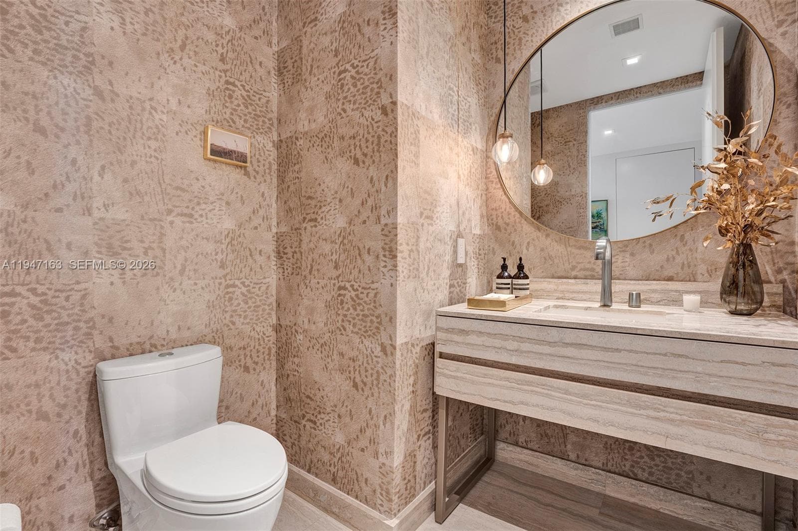 18975 Collins Ave # 4602, Sunny Isles Beach FL 33160 — 32