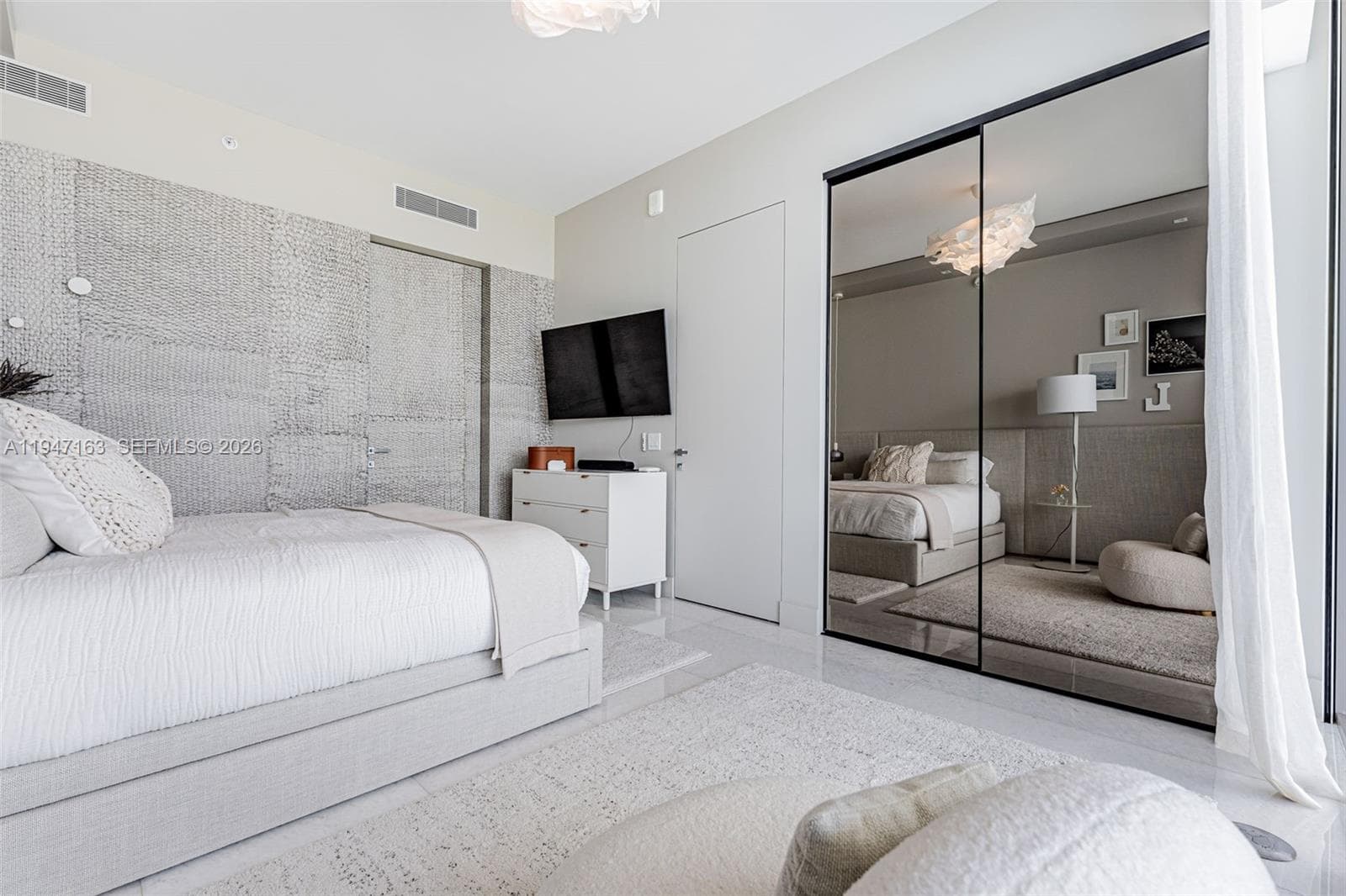 18975 Collins Ave # 4602, Sunny Isles Beach FL 33160 — 21
