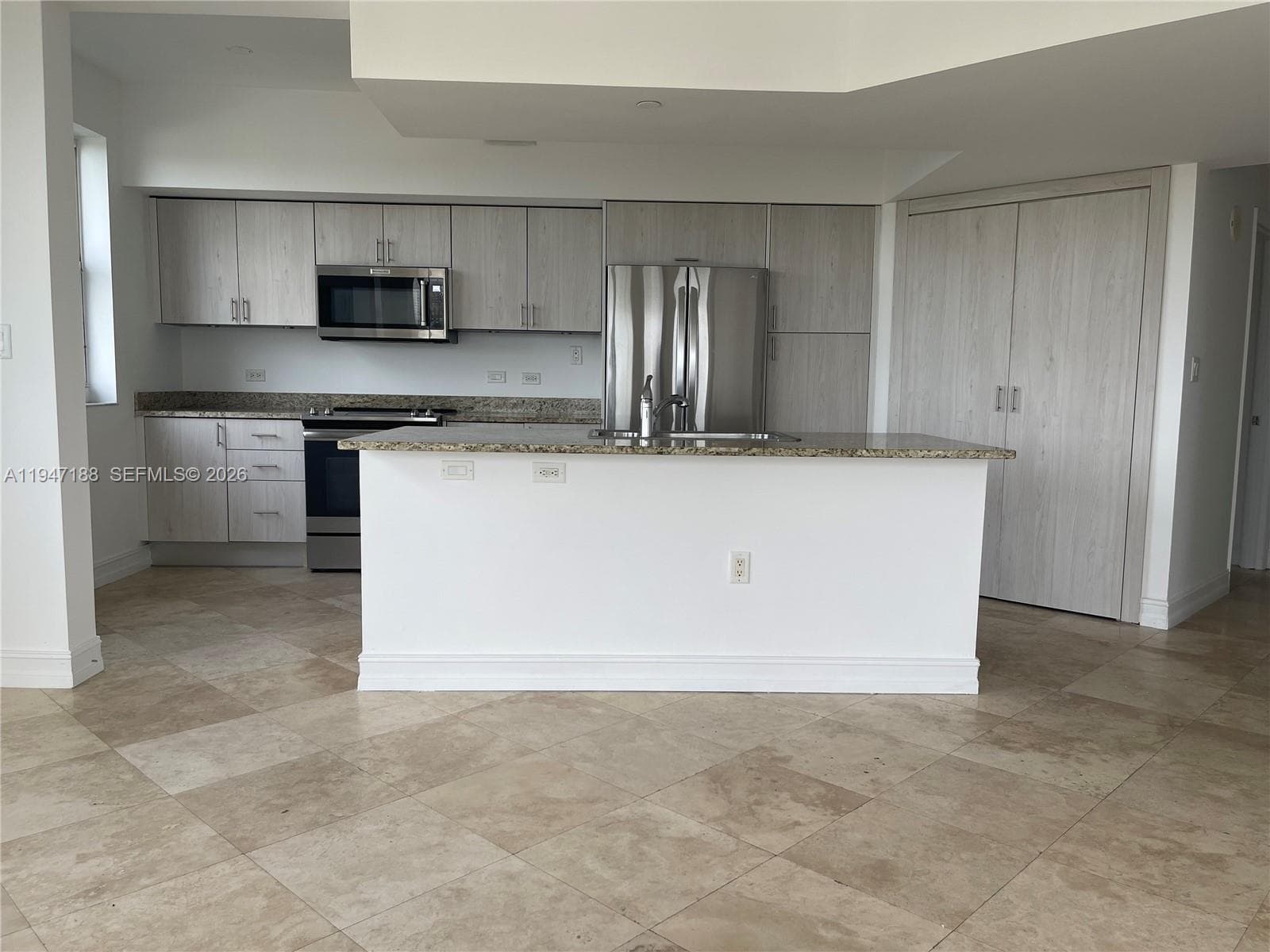 19900 E Country Club Dr # 502, Aventura FL 33180 — 4