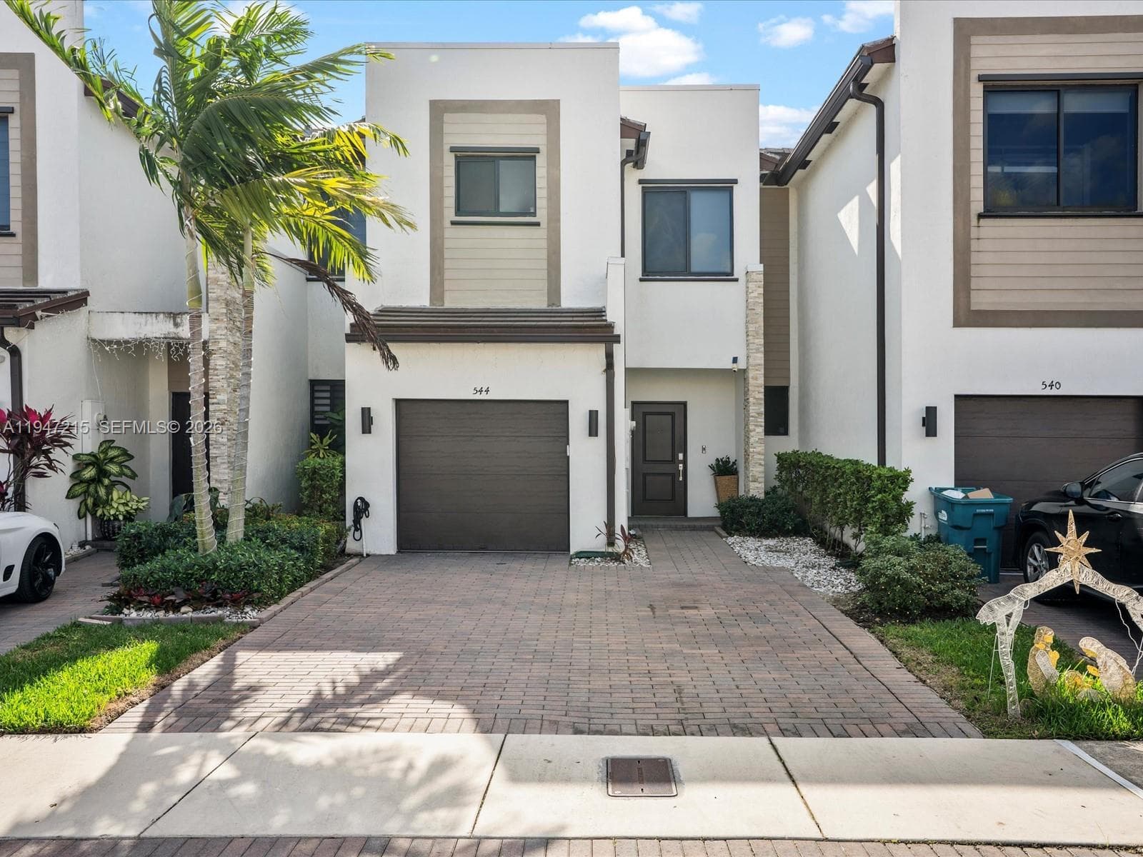 544 NE 206th Ln, Miami FL 33179 — 3