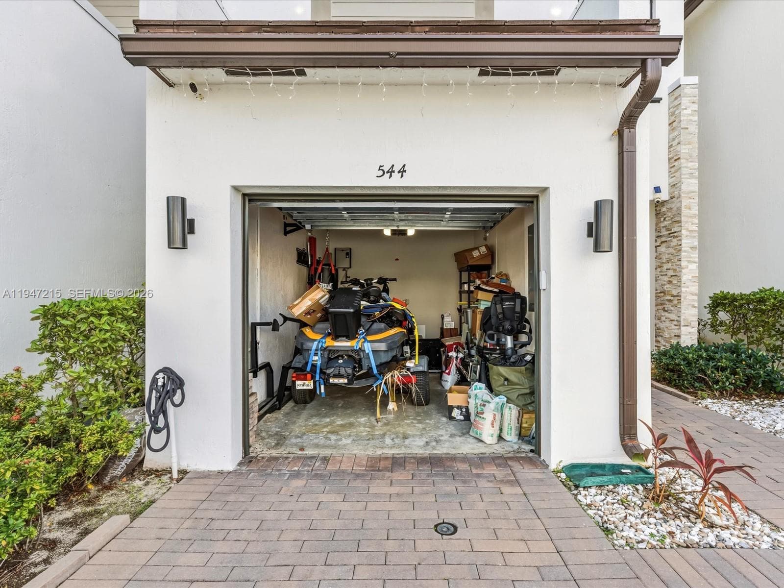 544 NE 206th Ln, Miami FL 33179 — 33