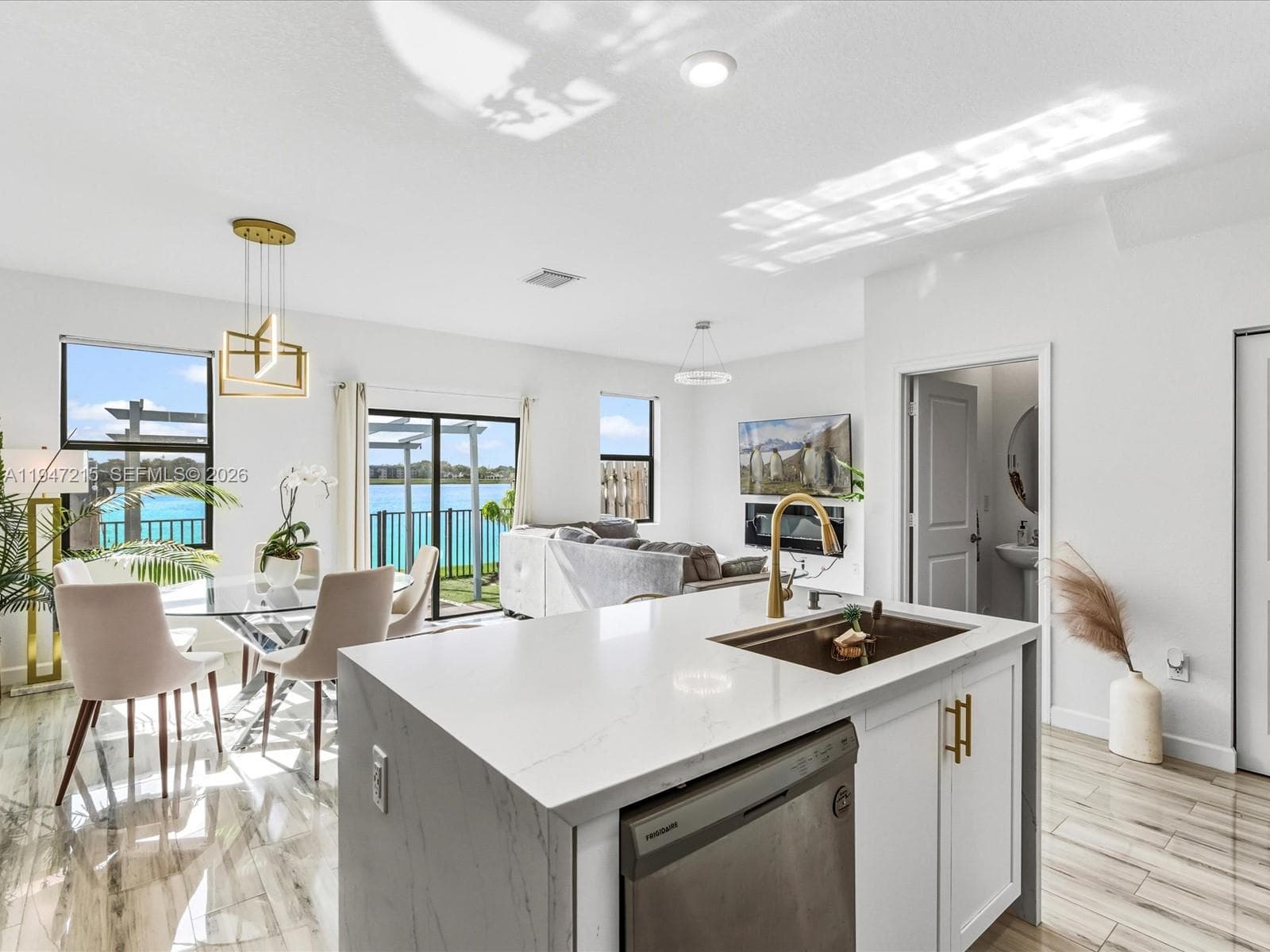 544 NE 206th Ln, Miami FL 33179 — 8