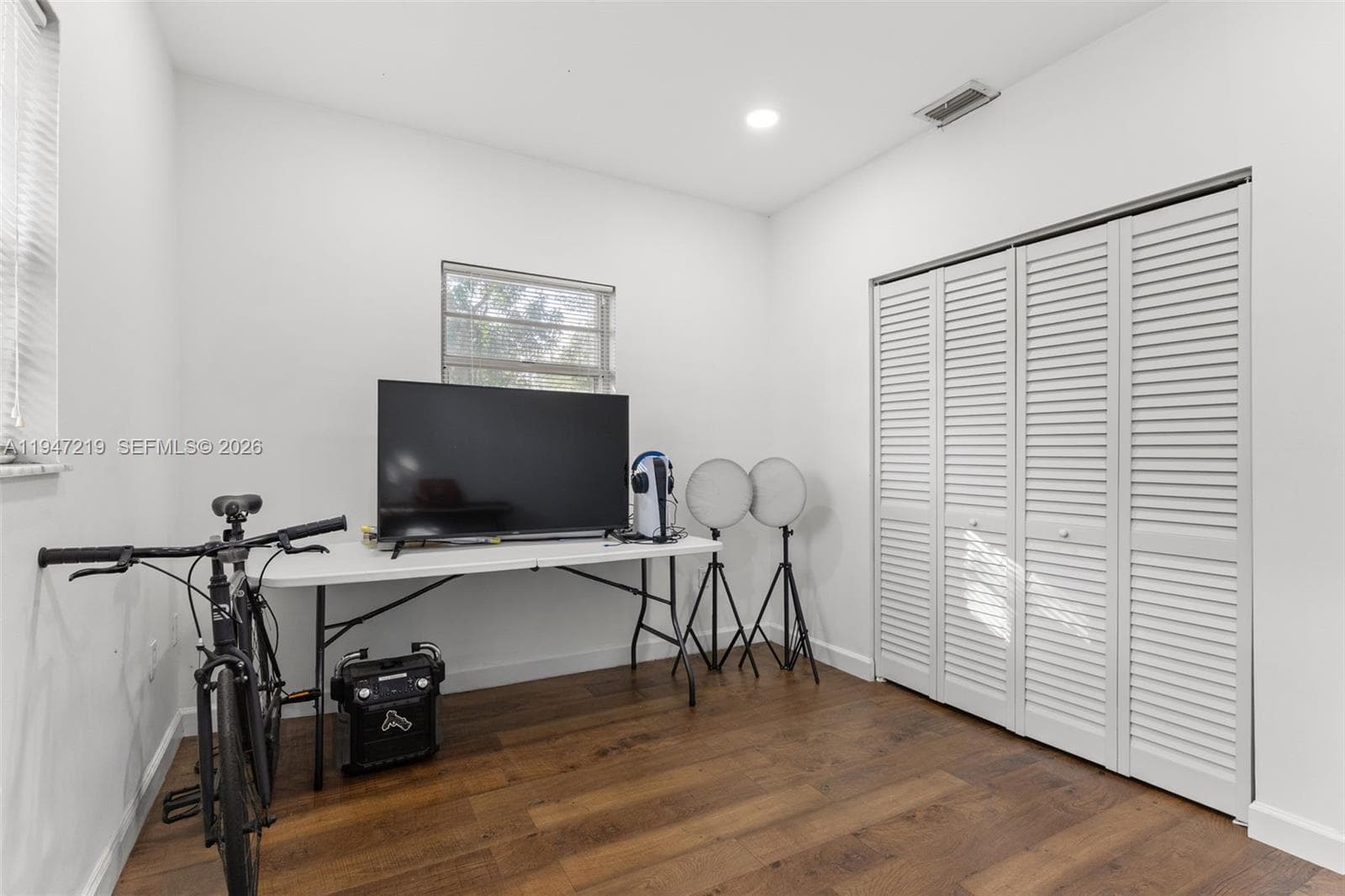 550 Cardinal St, Miami Springs FL 33166 — 26