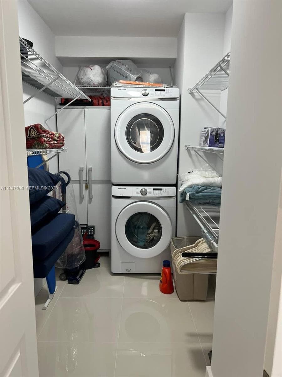 17100 N Bay Rd # 1509, Sunny Isles Beach FL 33160 — 18