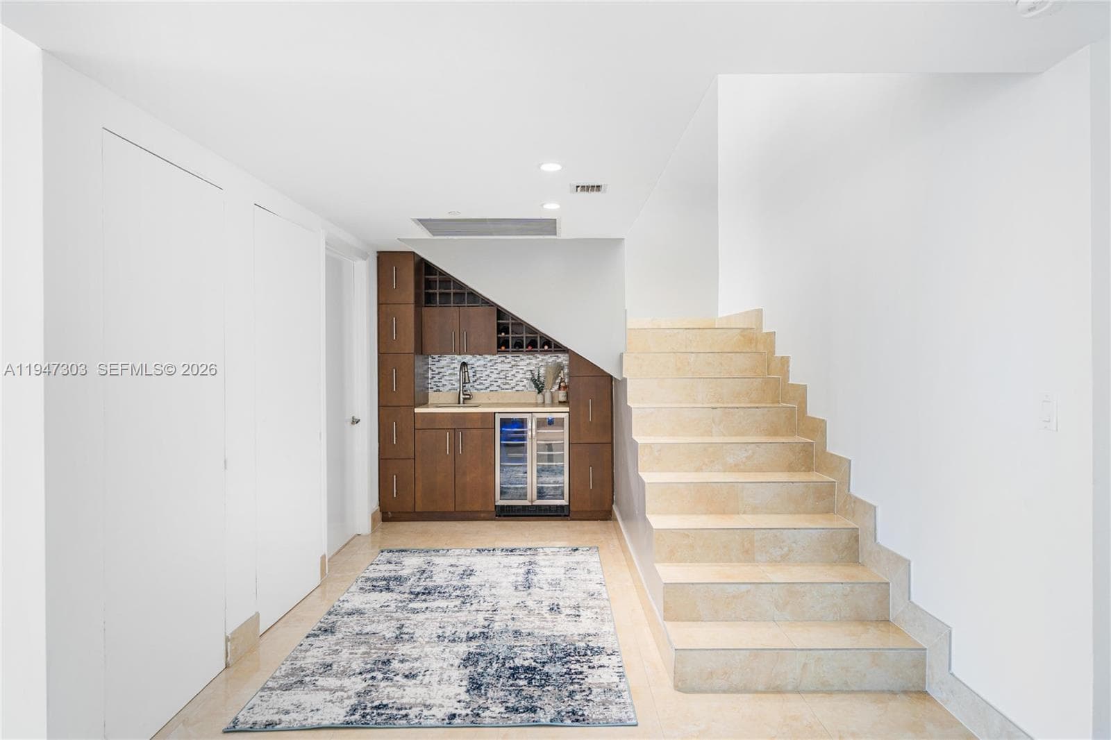 495 Brickel Ave # 5705, Miami FL 33131 — 6