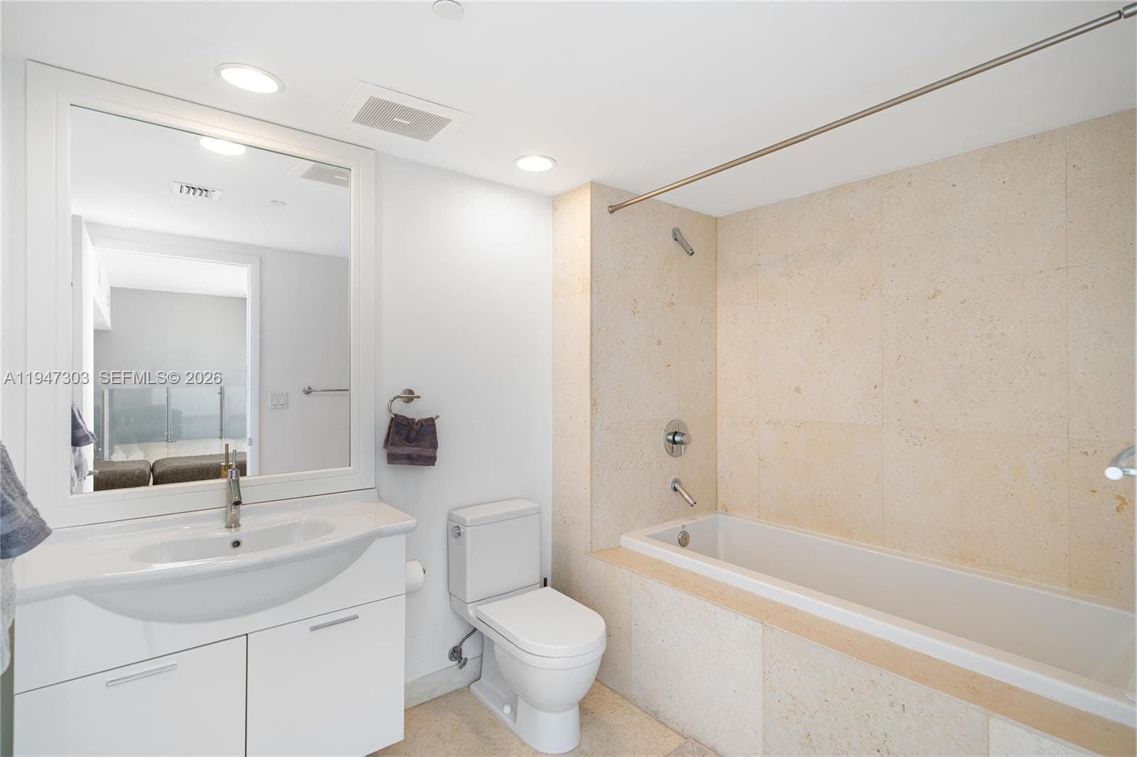 495 Brickel Ave # 5705, Miami FL 33131 — 17
