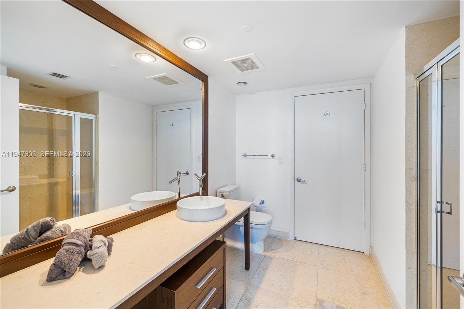 495 Brickel Ave # 5705, Miami FL 33131 — 22