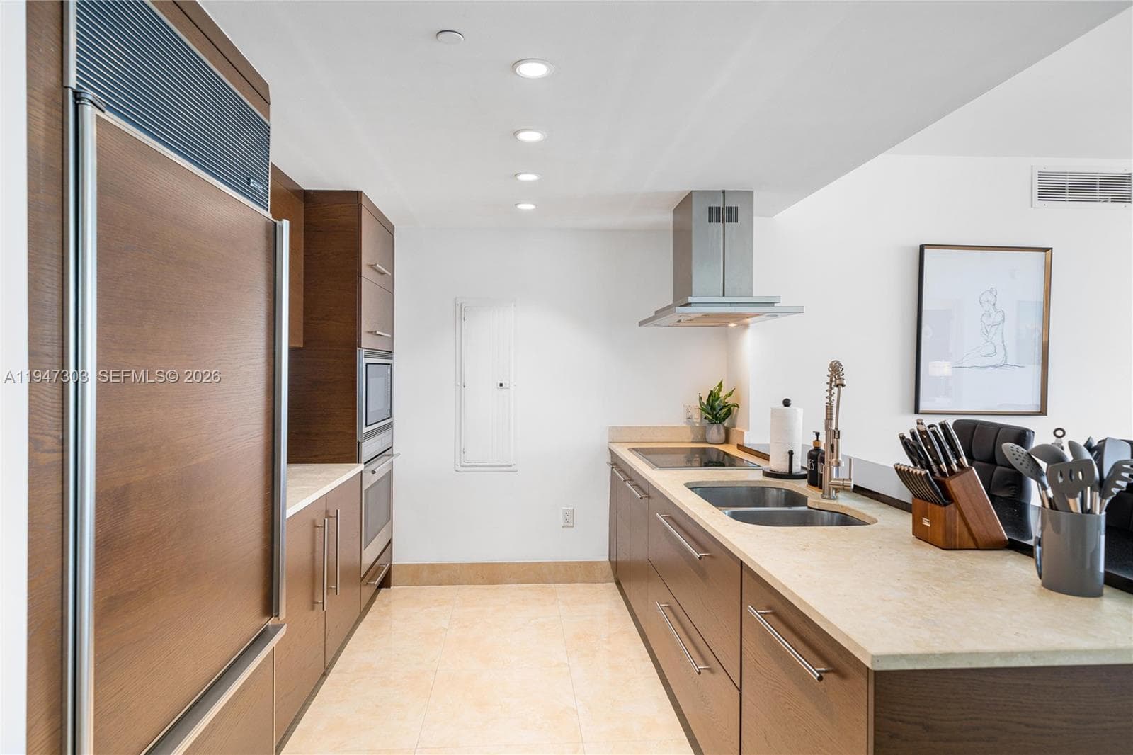 495 Brickel Ave # 5705, Miami FL 33131 — 8