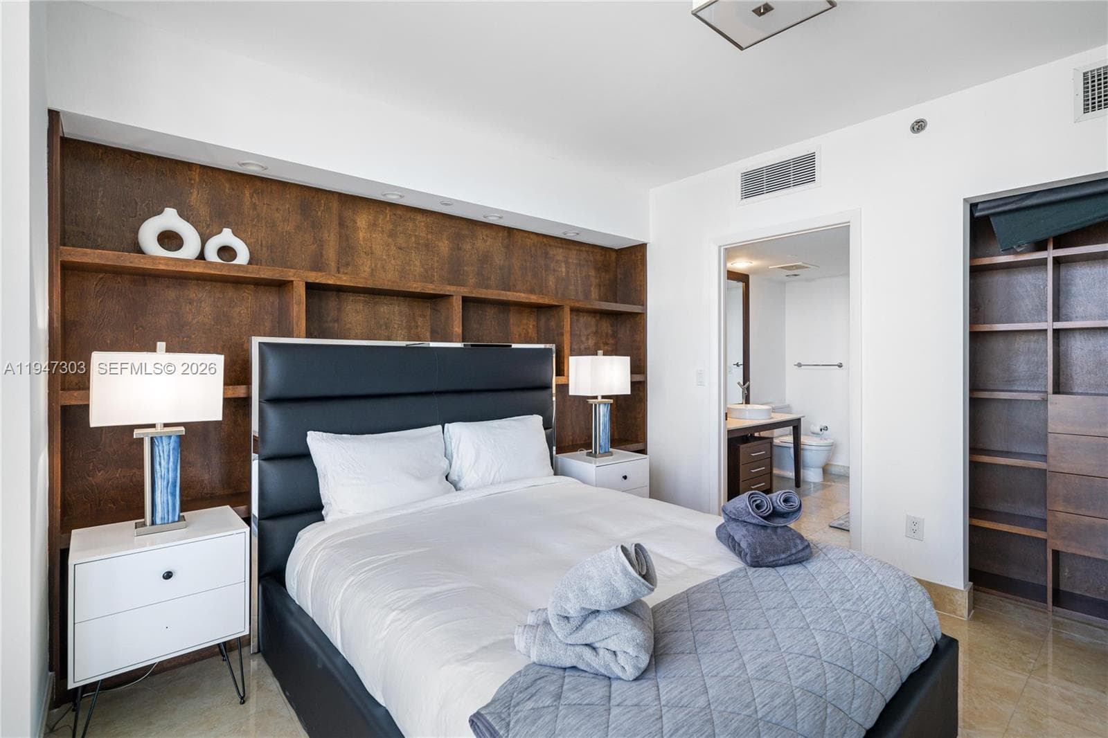 495 Brickel Ave # 5705, Miami FL 33131 — 25