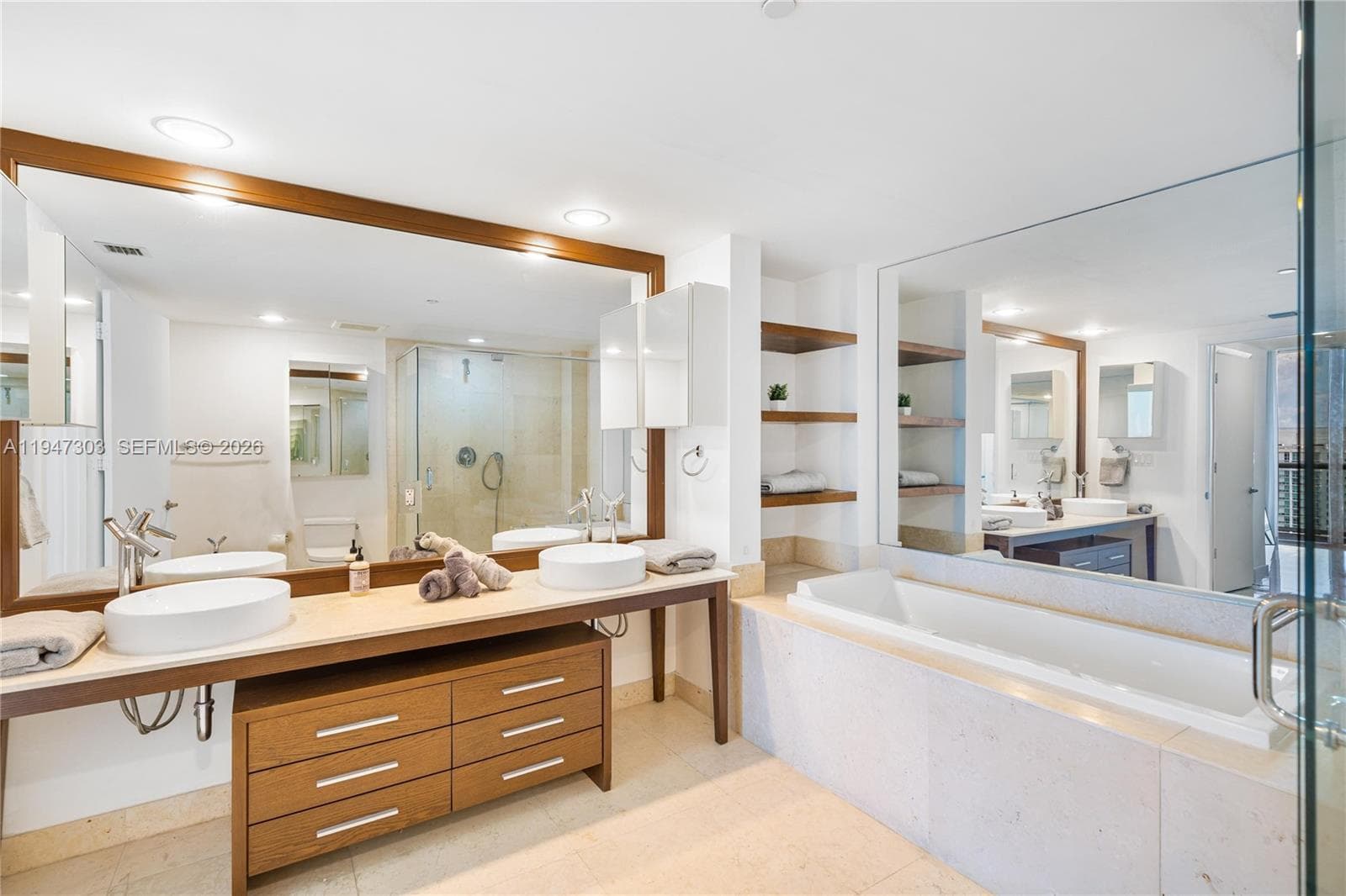 495 Brickel Ave # 5705, Miami FL 33131 — 21