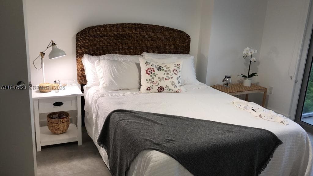 16385 Biscayne Blvd # 1417, North Miami Beach FL 33160 — 13
