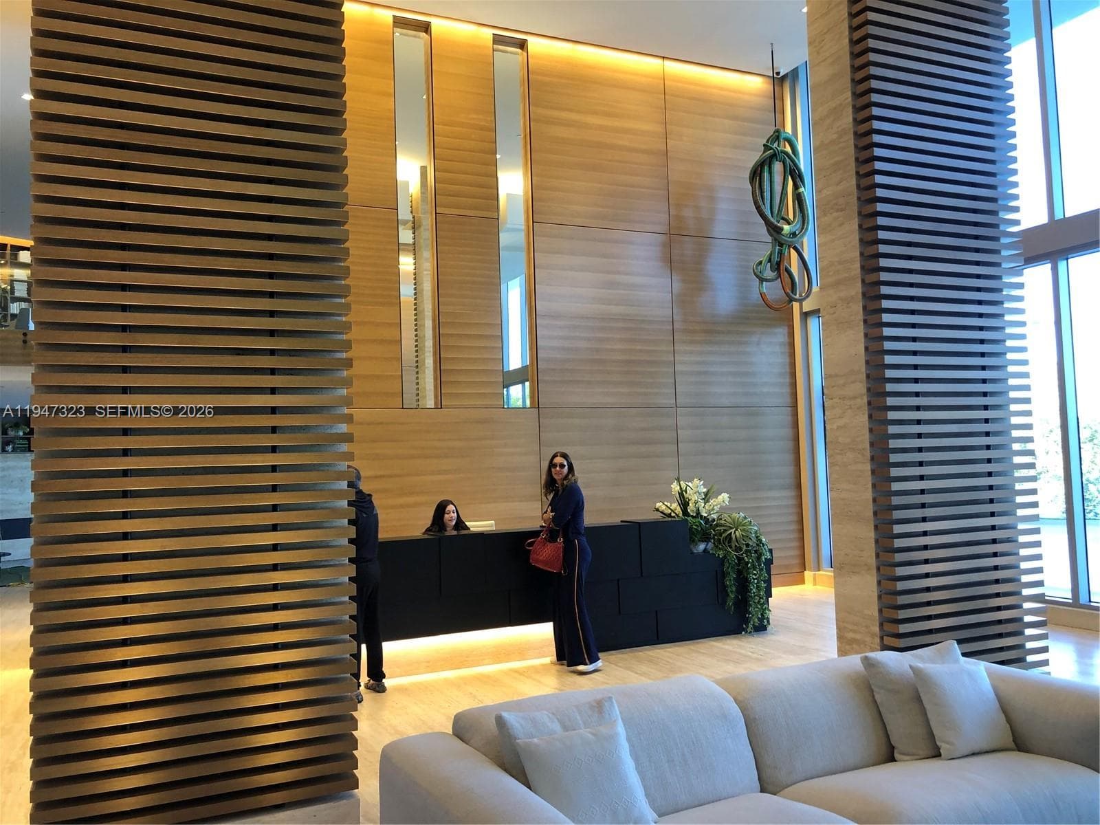 16385 Biscayne Blvd # 1417, North Miami Beach FL 33160 — 18