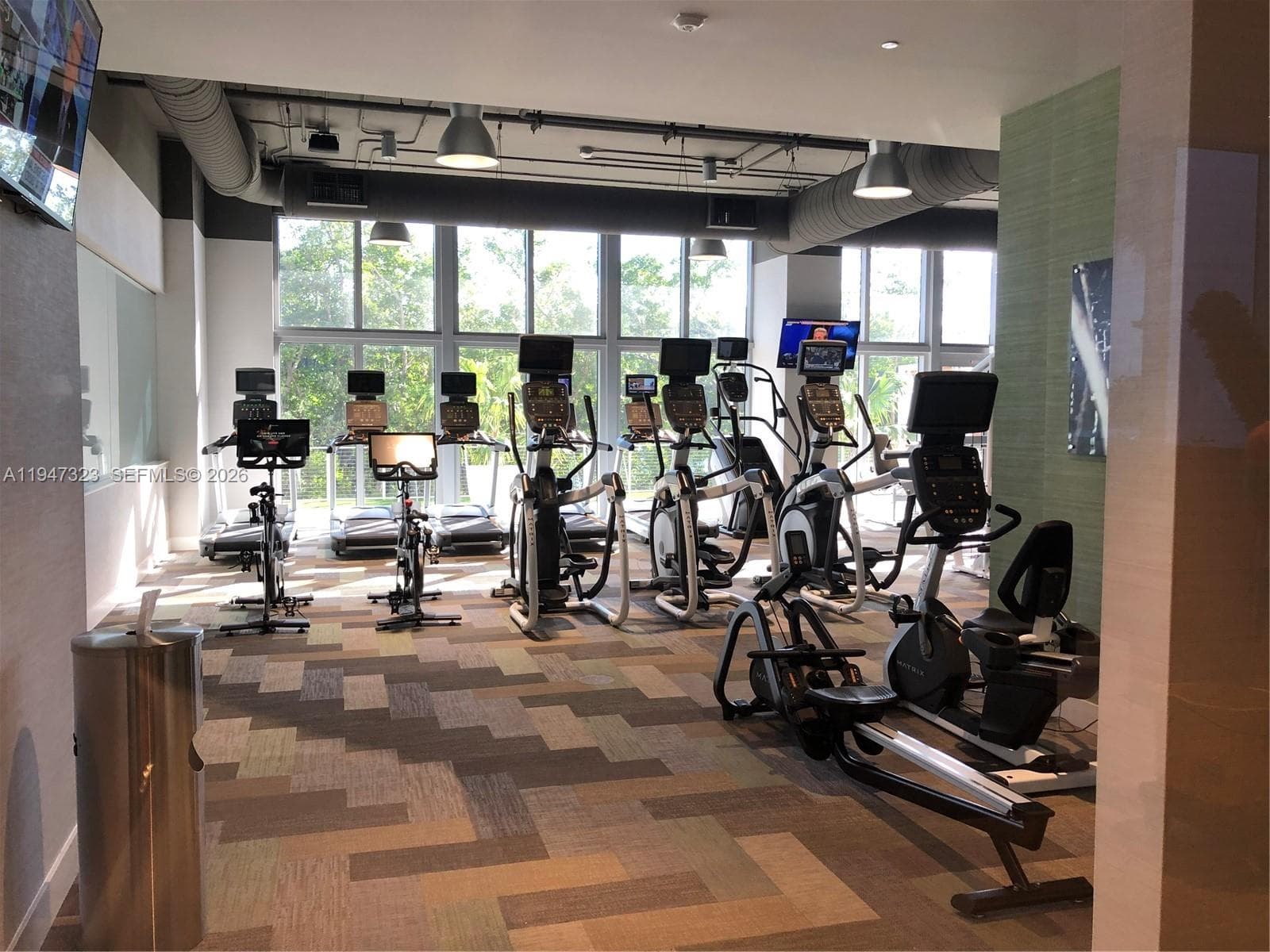 16385 Biscayne Blvd # 1417, North Miami Beach FL 33160 — 21