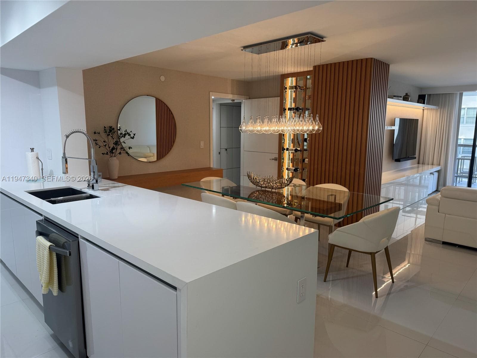 5757 Collins Ave # 504, Miami Beach FL 33140 — 2