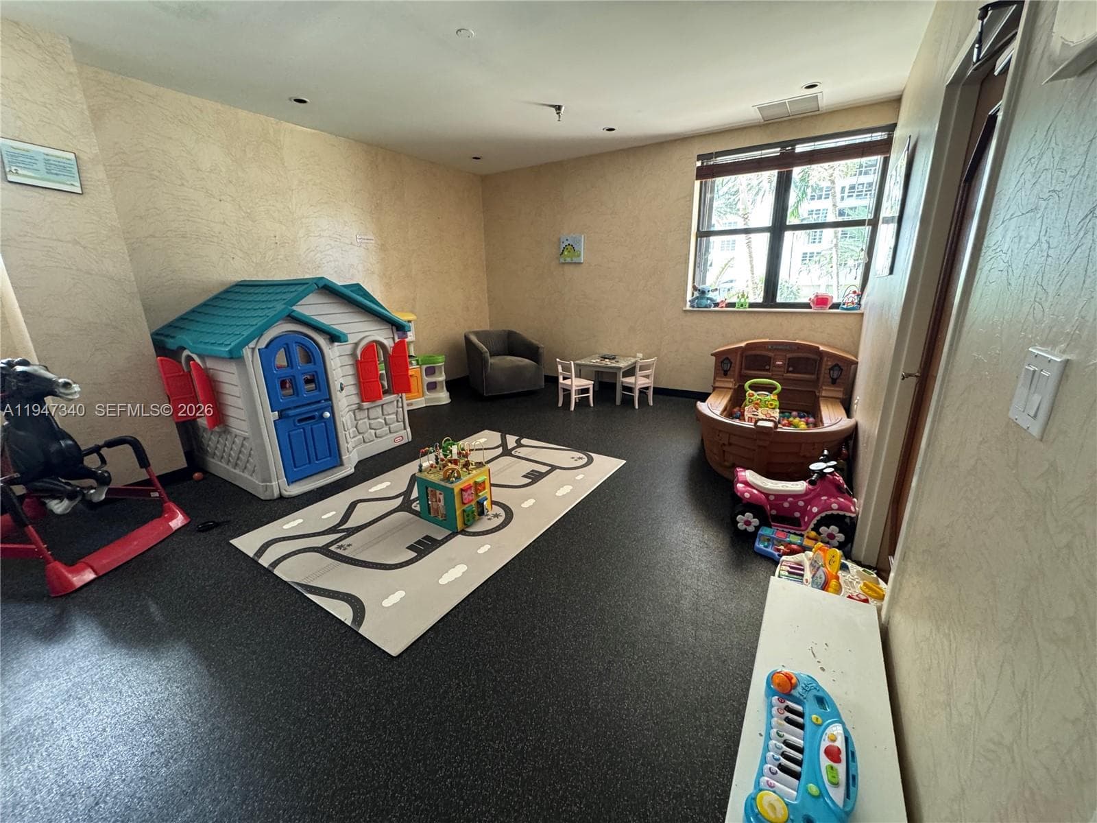 5757 Collins Ave # 504, Miami Beach FL 33140 — 90