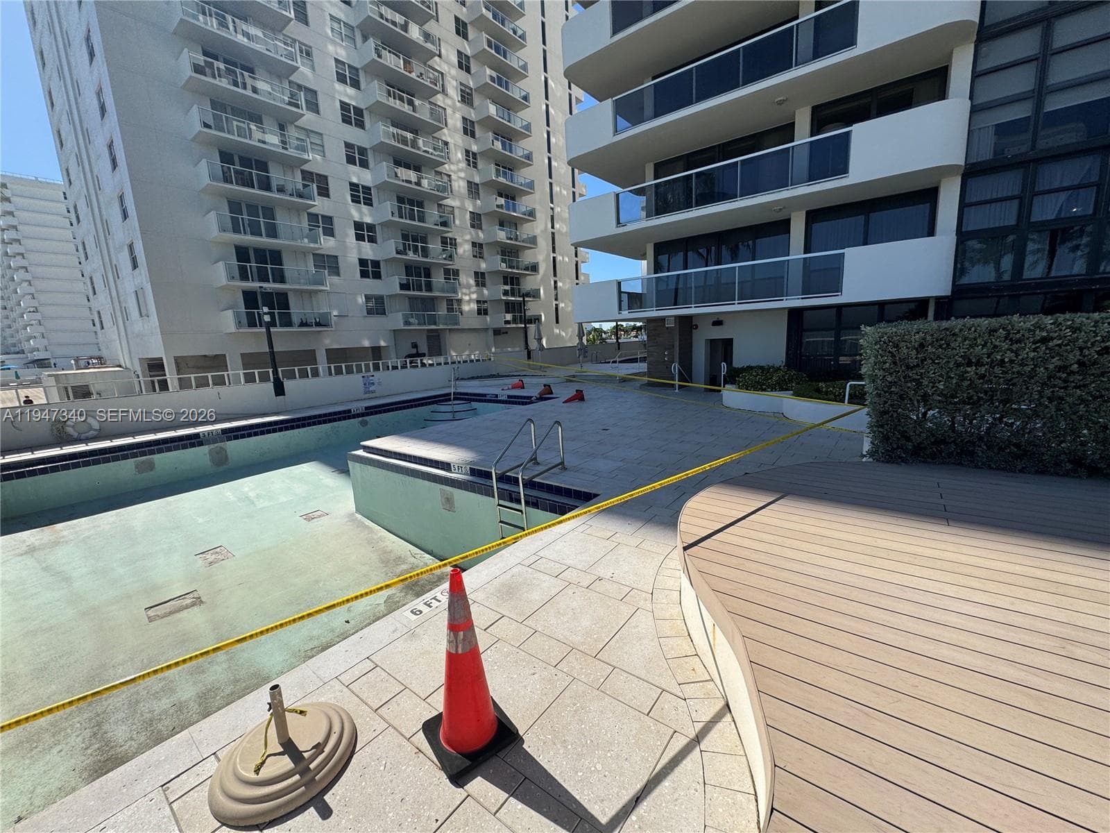 5757 Collins Ave # 504, Miami Beach FL 33140 — 33