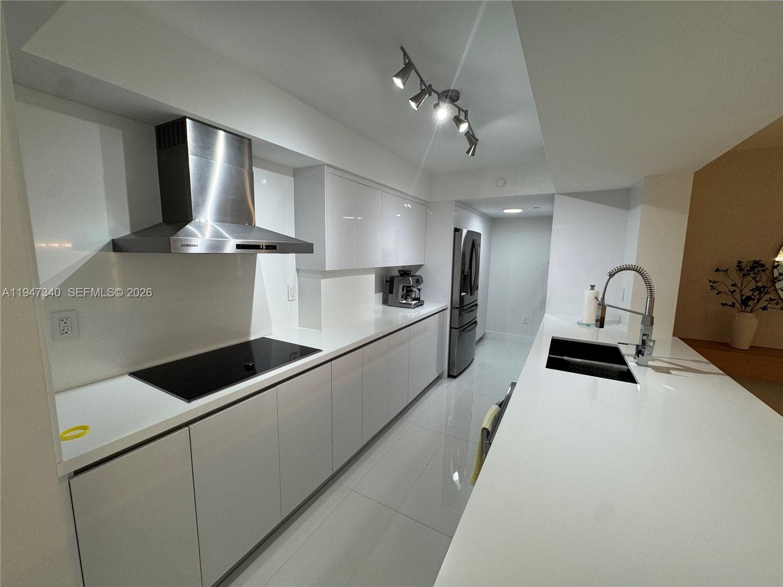 5757 Collins Ave # 504, Miami Beach FL 33140 — 40