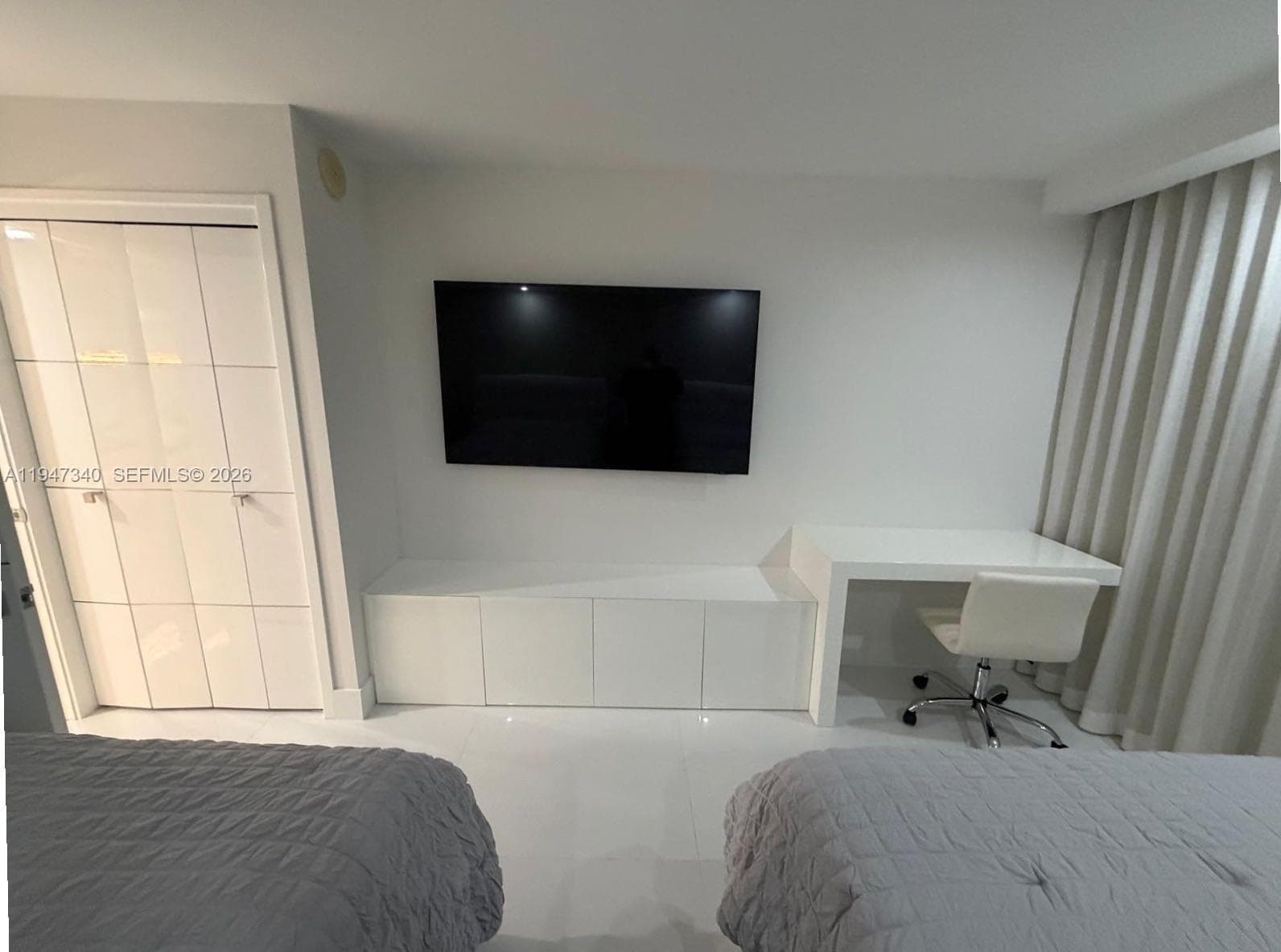 5757 Collins Ave # 504, Miami Beach FL 33140 — 25