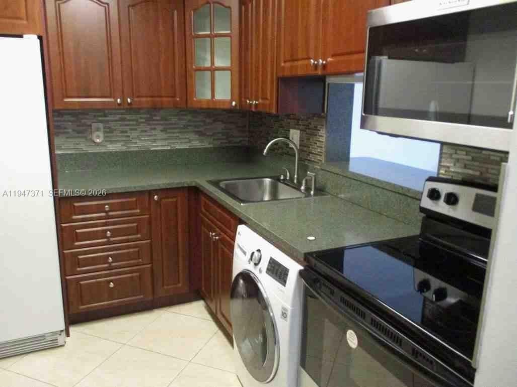 5199 NW 7th St # 309, Miami FL 33126 — 2
