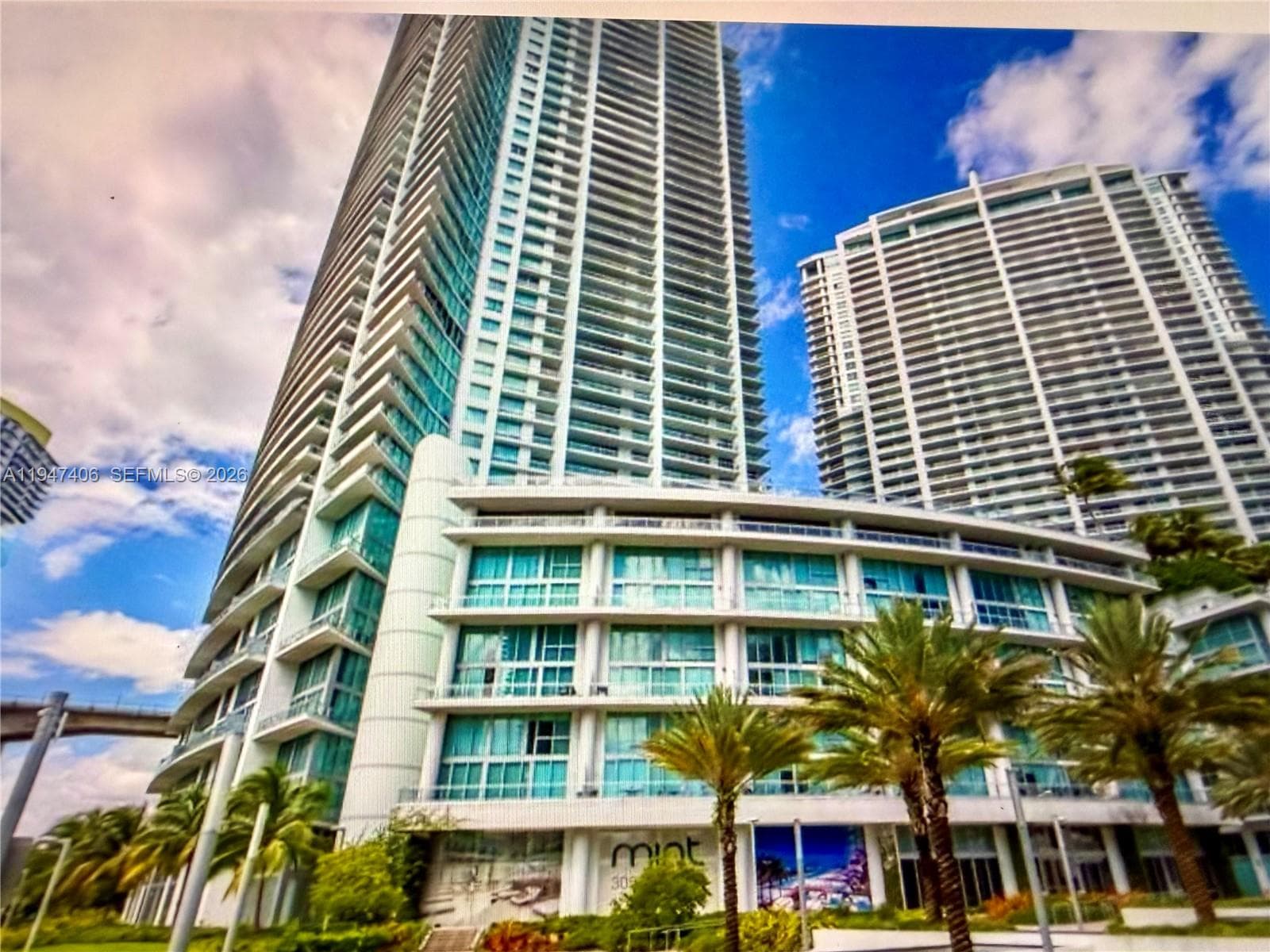 92 SW 3rd St # 4309, Miami FL 33130 — 1