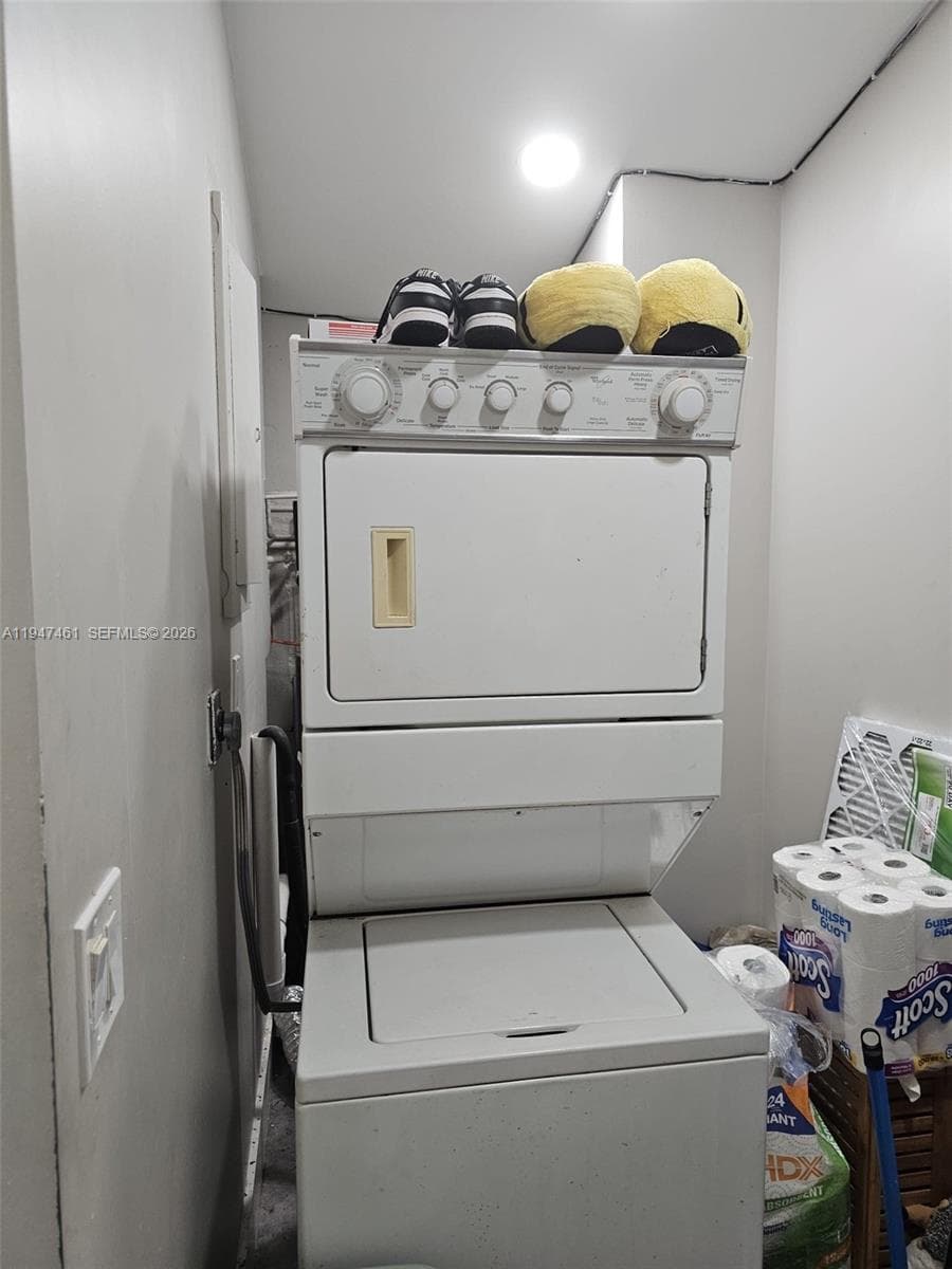 8930 SW 197th Ter, Cutler Bay FL 33157 — 5