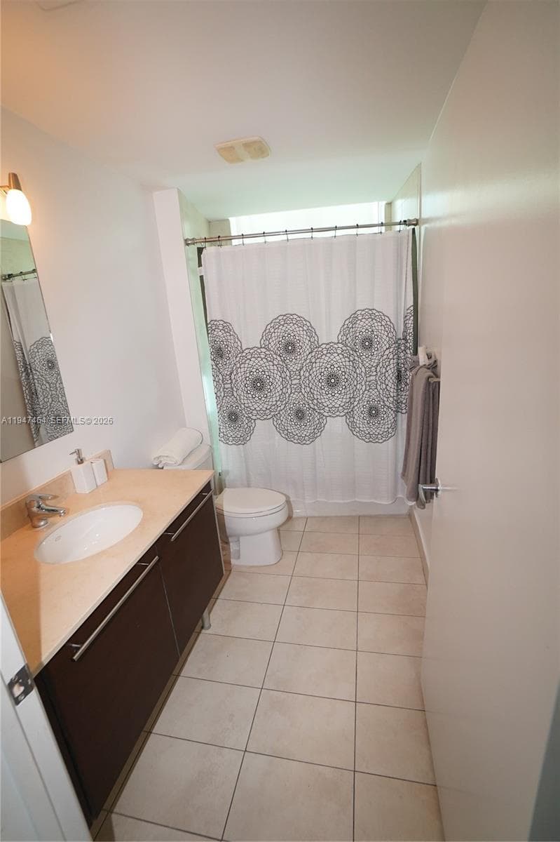 1900 N Bayshore Dr # 2510, Miami FL 33132 — 15