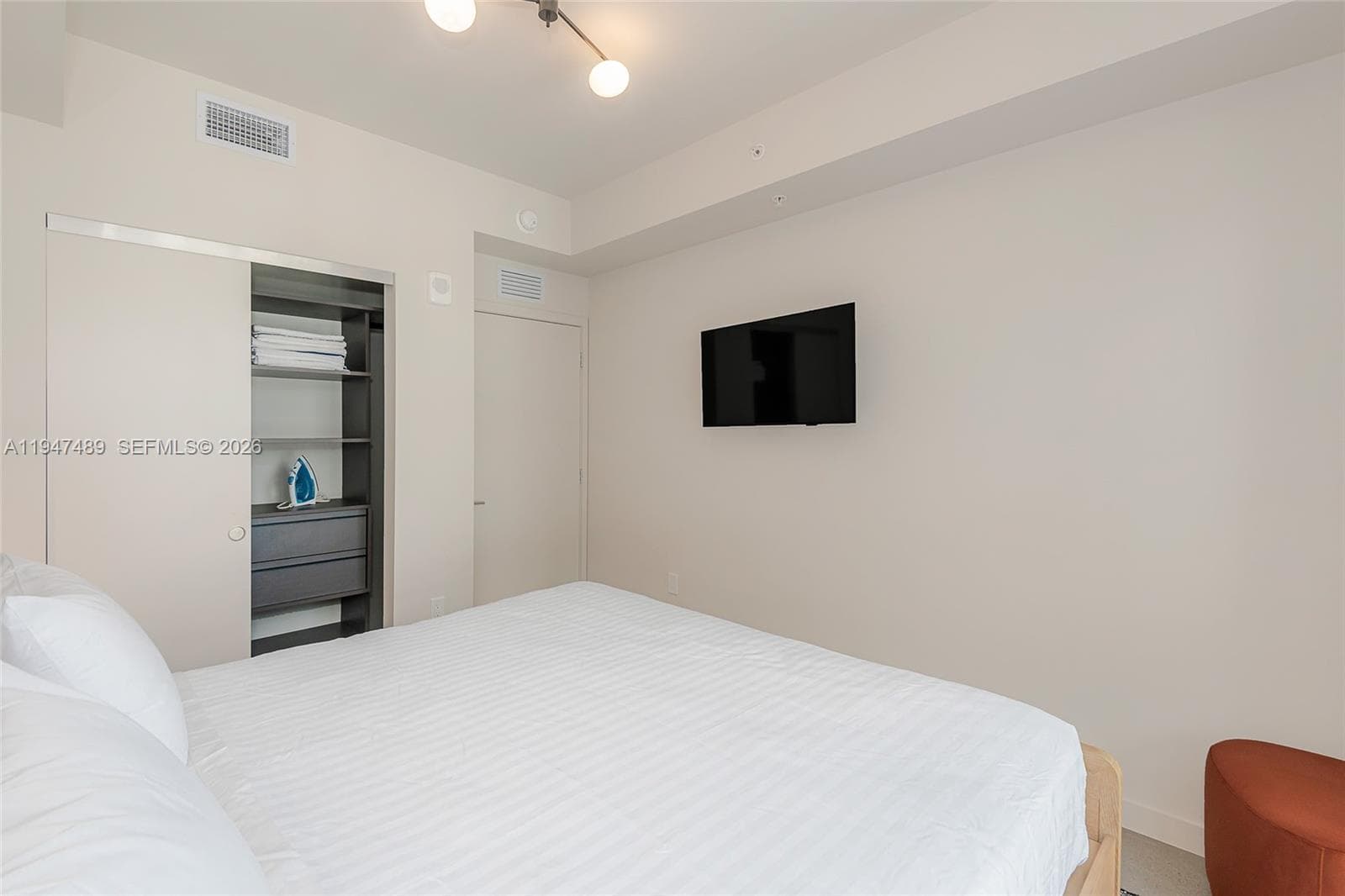 11 NE 6 ST # 814, Miami FL 33132 — 47
