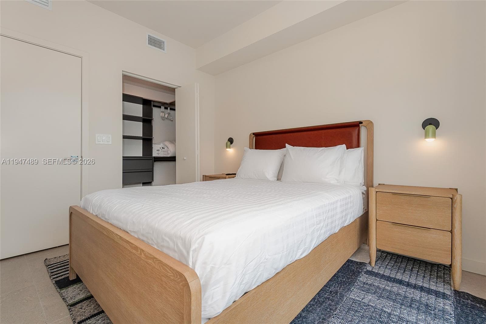 11 NE 6 ST # 814, Miami FL 33132 — 53