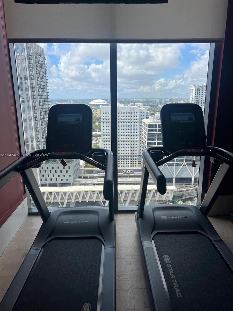 11 NE 6 ST # 814, Miami FL 33132 — 26