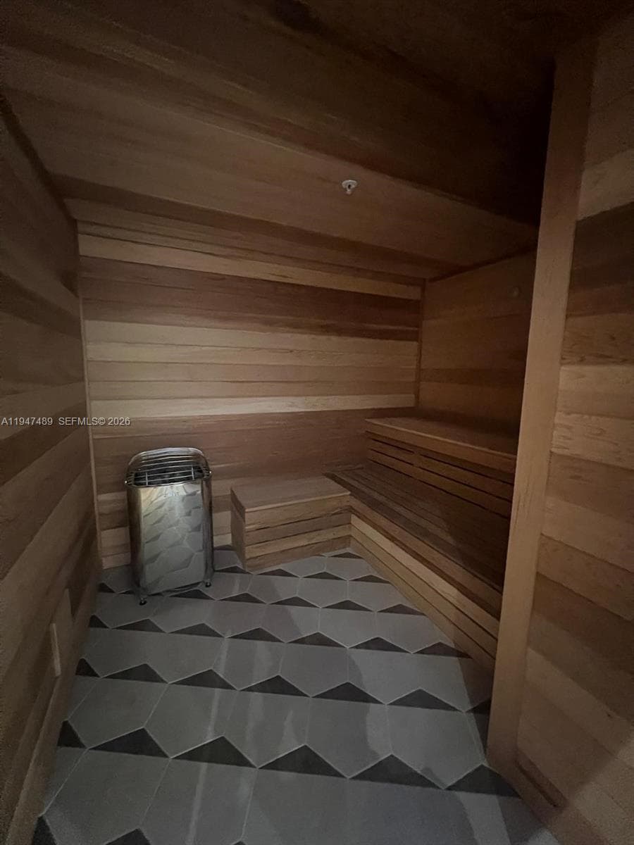 11 NE 6 ST # 814, Miami FL 33132 — 22