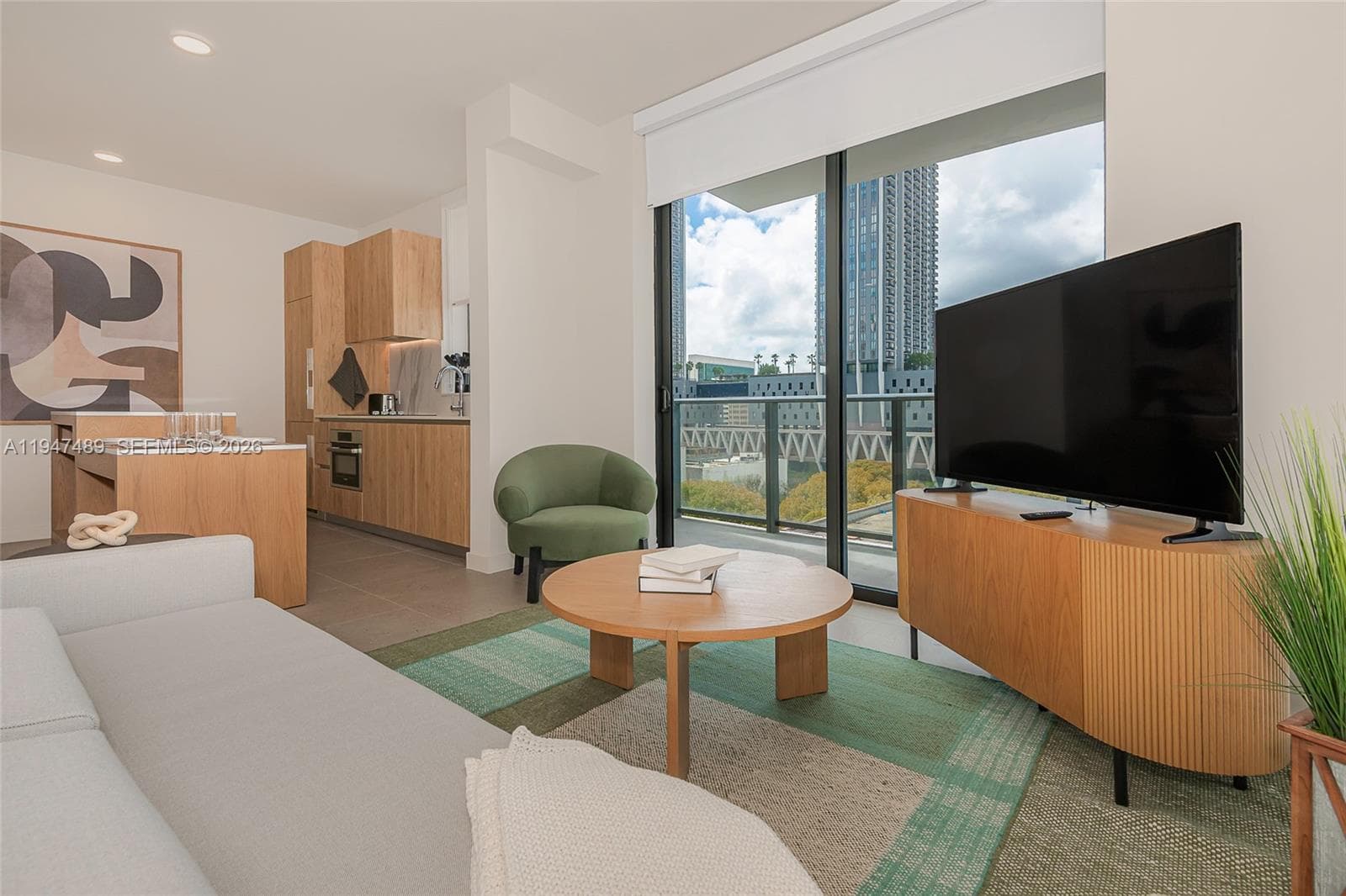 11 NE 6 ST # 814, Miami FL 33132 — 38