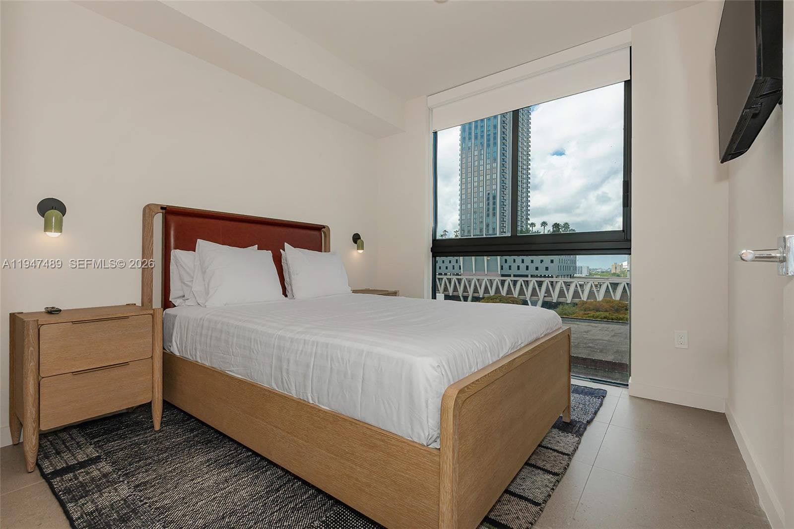11 NE 6 ST # 814, Miami FL 33132 — 51
