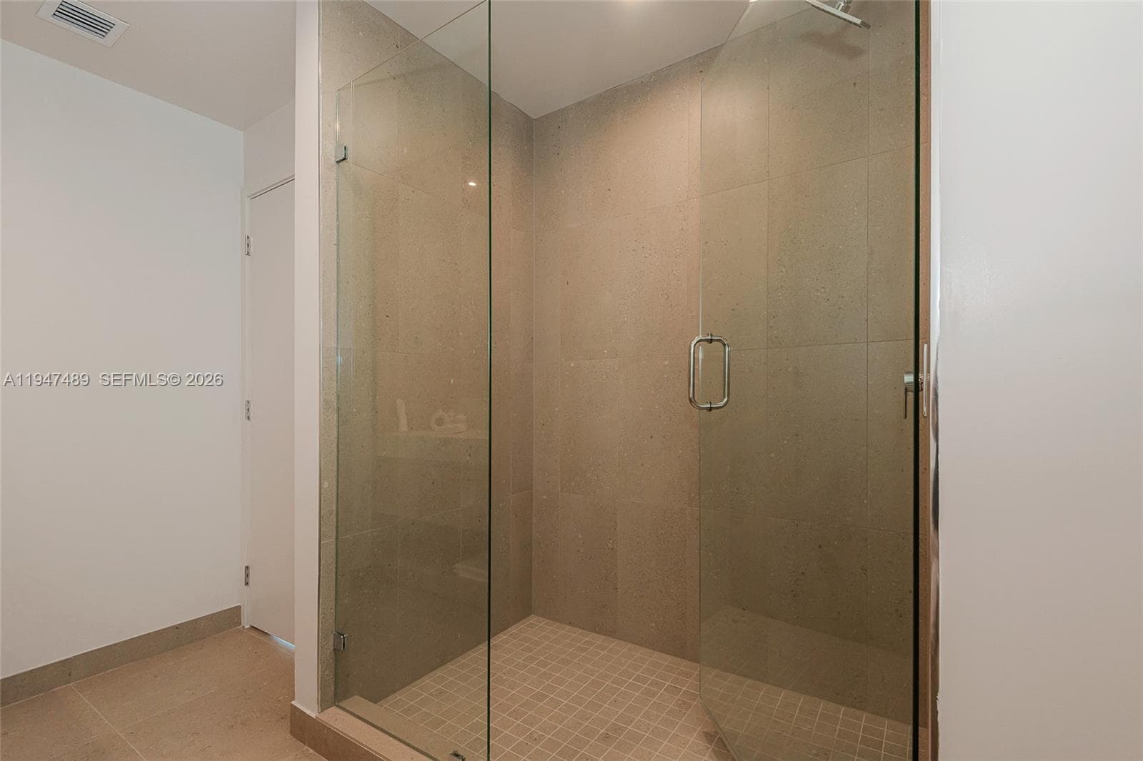 11 NE 6 ST # 814, Miami FL 33132 — 50